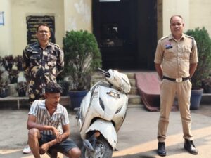 Raigarh News: संजय मार्केट से चोरी की एक्टिवा के साथ एक नाबालिग समेत दो आरोपी गिरफ्तार, “सशक्त ऐप” से खुला वाहन चोरी का मामला