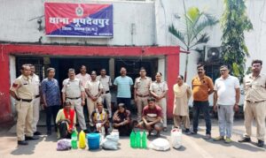Raigarh News: अवैध महुआ शराब के खिलाफ भूपदेवपुर क्षेत्र में पुलिस व आबकारी विभाग की संयुक्त कार्रवाई, 92.500 लीटर शराब व 200 किलो महुआ लाहन जब्त