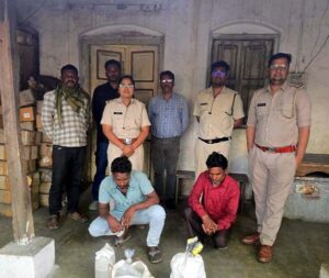 Raigarh News: होली से पहले आबकारी विभाग की बड़ी कार्रवाई, 15 प्रकरणों में 235 लीटर महुआ शराब जब्त, कई आरोपी जेल भेजे गए