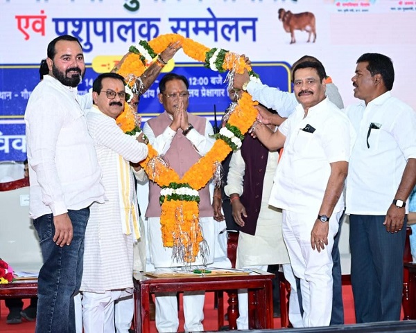 गोधन संरक्षण की दिशा में बड़ा कदम : मुख्यमंत्री  विष्णु देव साय ने 11 जिलों में 29 गौधाम का किया शुभारंभ