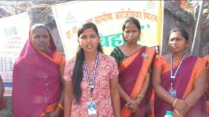 Raigarh: ग्रामीण आजीविका मिशन से सशक्त होती ग्रामीण महिलाएं, स्व-सहायता समूह और बैंक लिंकेज से बदल रही महिलाओं की तकदीर