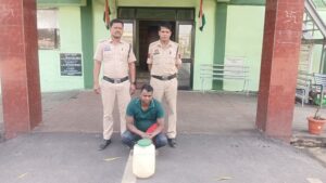 Raigarh News: एसएसपी शशि मोहन सिंह के निर्देशन में “ऑपरेशन आघात” के तहत अवैध शराब पर ताबड़तोड़ कार्रवाई जारी, पूंजीपथरा और पुसौर क्षेत्र में अवैध शराब पर रेड कार्रवाई में 3 आरोपी गिरफ्तार