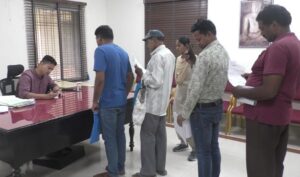 Raigarh News: जनदर्शन में पर्यावरण प्रदूषण एवं प्राकृतिक नाले से अवैध जल दोहन की शिकायत, अपर कलेक्टर ने जांच के दिए निर्देश, सुनी आमजनों की समस्याएं