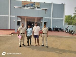 CG News: आदिवासी महिला से सामूहिक दुष्कर्म के दो आरोपी गिरफ्तार, भेजे गए जेल
