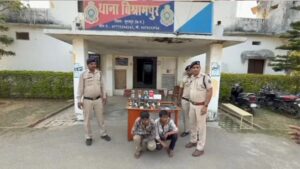 CG: मोबाइल दुकान में सेंधमारी कर लाखों के फोन ले उड़े थे चोर, पुलिस ने आरोपियों को ऐसे दबोचा 