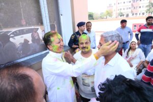 सांसद नवीन जिन्दल होली की शुभकामनाएं देने के लिए पहुंचे कुरुक्षेत्र
