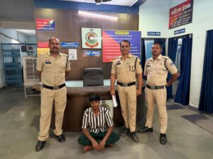 Raigarh News: होली में युवक पर जानलेवा हमला करने वाले दो आरोपी पुलिस गिरफ्त में, पुराने विवाद में युवक पर चापड़ और डंडे से किया गया था हमला, कोतरारोड़ पुलिस ने हत्या के प्रयास की धारा जोड़ी गई