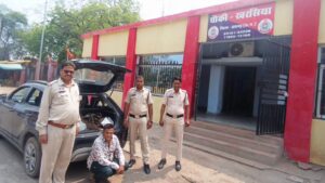 Raigarh News: अवैध कबाड़ परिवहन पर रायगढ़ पुलिस की सख्ती, कार में स्क्रैप ले जा रहे आरोपी को खरसिया पुलिस ने पकड़ा