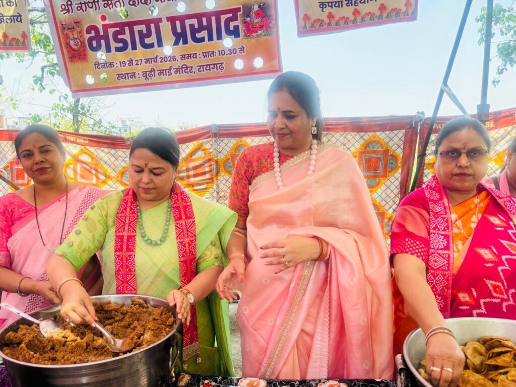 मंत्रोच्चार से माता स्कंद की विधिवत हुई पूजा – अर्चना