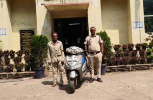 Ragarh News: होली के दिन बोईरदादर चौक से स्कूटी की चोरी, आरोपी गिरफ्तार, बेचने ग्राहक तलाशते पकड़ा गया
