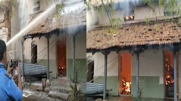 CG: तहसील कार्यालय में भीषण आग, पुरानी इमारत से उठी लपटों से मची अफरा-तफरी
