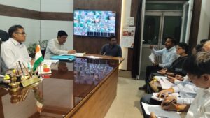 Raigarh News: निगम आयुक्त बृजेश सिंह क्षत्रिय ने ली समय सीमा की बैठक, आवेदनों के निराकरण में लेट लतीफी करने पर सख्त कार्रवाई करने की दी चेतावनी
