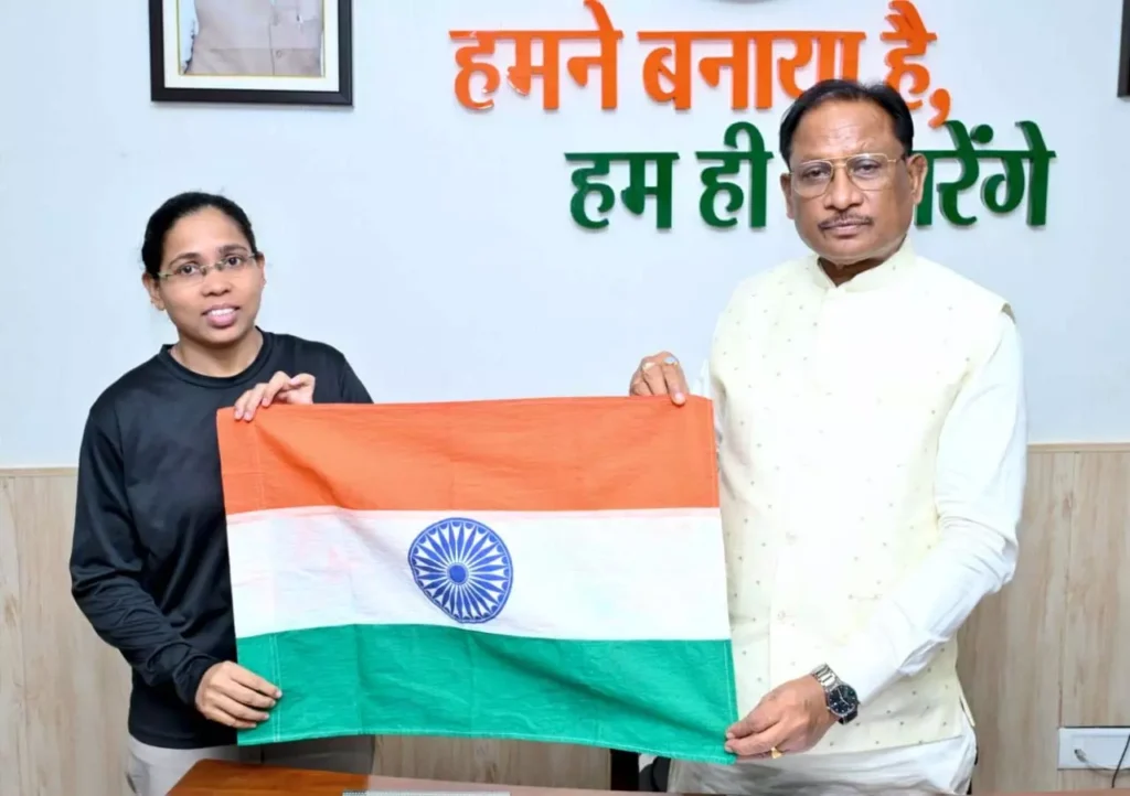 एवरेस्ट की मौत भरी राह पर निकली छत्तीसगढ़ की बेटी, 9 अप्रैल को दुनिया की सबसे खतरनाक चोटी पर होगा फैसला
