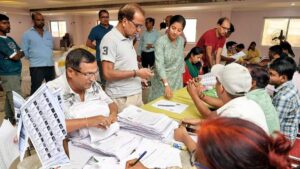 चुनाव से ठीक पहले वोटर लिस्ट में बड़ा ‘खेल’? 90 लाख नाम गायब होने से मचा सियासी तूफान