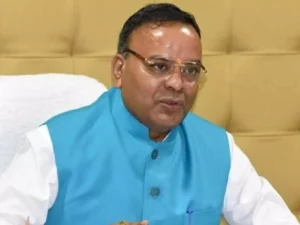 सियासत में जुबानी जंग तेज! खड़गे के बयान पर भड़के अजय चंद्राकर—‘अब नियंत्रण में नहीं रही बात’
