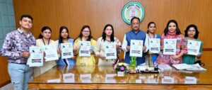 मुख्यमंत्री विष्णु देव साय ने ‘अविस्मरणीय यात्रा’ पुस्तक का किया विमोचन, महिला पत्रकारों ने नारी शक्ति वंदन के संकल्प को महिला सशक्तिकरण की ओर बताया ऐतिहासिक कदम