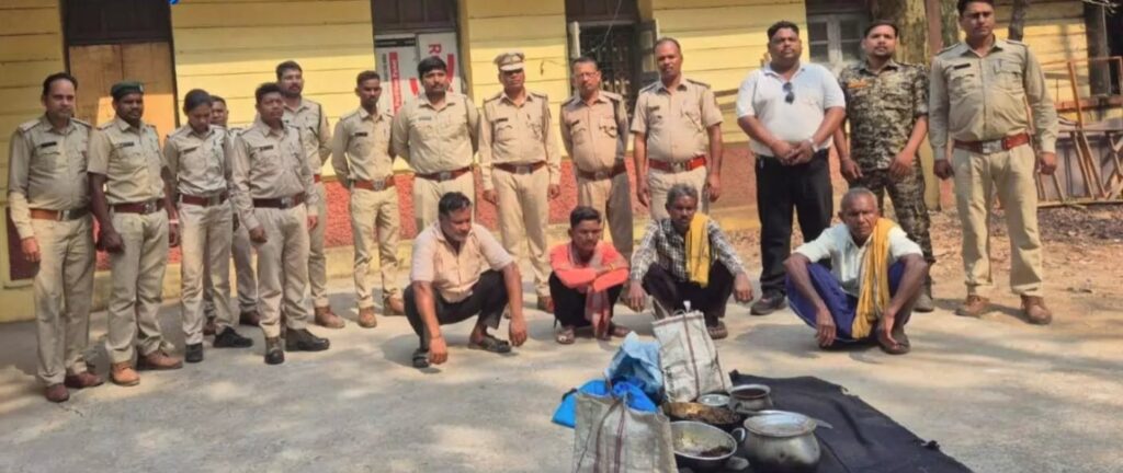 गांव में पक रही थी ‘खामोश मौत’, दरवाजा खुलते ही सामने आया डरावना सच