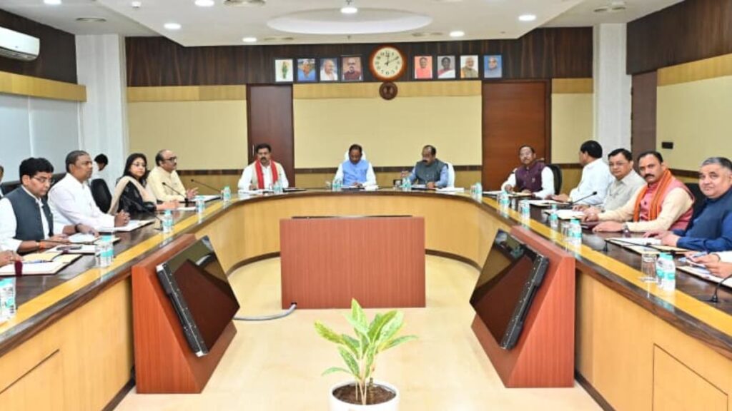 छत्तीसगढ़ में बड़ा कानून आने वाला है? साय कैबिनेट के फैसलों ने बढ़ाई हलचल, UCC ड्राफ्ट से लेकर जमीन और रेत तक बड़े बदलाव के संकेत