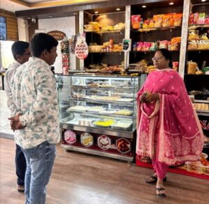 Raigarh News: रोजगार योजनाओं की जमीनी हकीकत परखने पहुंचे प्रबंध संचालक, हितग्राहियों से किया सीधा संवाद