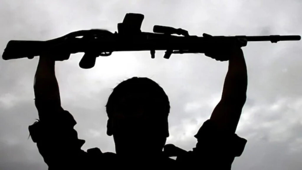 CG Naxalite Surrender Breaking: रूपी के ढेर होते ही जंगल में फैला खौफ… अचानक हथियार डालकर सामने आया दासरू, खुल सकती हैं अंदर की परतें