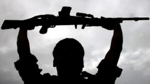 CG Naxalite Surrender Breaking: रूपी के ढेर होते ही जंगल में फैला खौफ… अचानक हथियार डालकर सामने आया दासरू, खुल सकती हैं अंदर की परतें