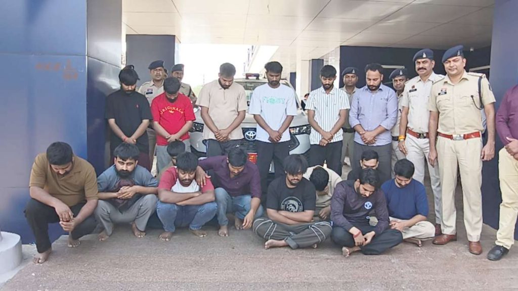 CG BREAKING: IPL के नाम पर देशभर में चल रहा था काला खेल… किराए के मकान से ऑपरेट हो रहा था खतरनाक नेटवर्क, 16 गिरफ्तार