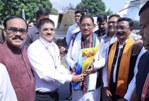 मुख्यमंत्री विष्णुदेव साय रायगढ़ पहुंचे, जिंदल एयरपोर्ट पर हुआ आत्मीय स्वागत