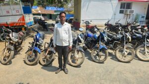 Raigarh News: कर्जा एक्ट के तहत बड़ी कार्रवाई; पुलिस ने जब्त की 8 मोटरसाइकिलें, गिरवी रखकर वसूलता था भारी ब्याज, गिरफ्तार