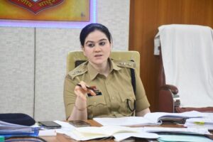 CG: थाना परिसर में सौदेबाजी, वीडियो वायरल होने पर SP अंकिता शर्मा ने एएसआई और आरक्षक को किया निलंबित