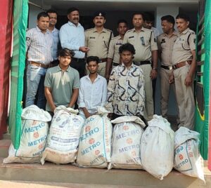 Raigarh News: 25 लाख 62 हजार का गांजा बरामद; “ऑपरेशन आघात” में सप्ताह के भीतर अवैध गांजा पर तीसरी बड़ी कार्रवाई, तीन तस्कर गिरफ्तार
