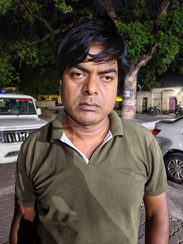 Raigarh News: जॉब दिलाने के बहाने महिला और नाबालिग से छेड़खानी, पुलिस ने आरोपी को कार सहित दबोचा