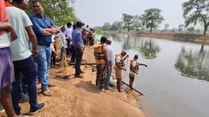 CG News: नहाते समय नहर में बहे पिता और बेटी, पिता का शव बरामद, बेटी की तलाश जारी