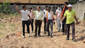   Raigarh News: महापौर जीवर्धन चौहान ने संजय कॉम्प्लेक्स का किया निरीक्षण, जलभराव खत्म करने बड़ी नाली निर्माण तेज
