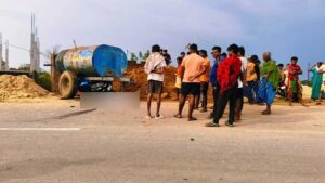 जशपुर में सड़क हादसा, पानी टैंकर से टकराई बाइक, एक युवक की मौत