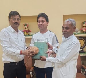 सदगुरु कबीर आश्रम में मिली 326 वर्ष पुरानी दुर्लभ पाण्डुलिपियाँ, इतिहास के पन्ने हुए डिजिटल, “ज्ञानभारतम” एप से हुआ संरक्षण