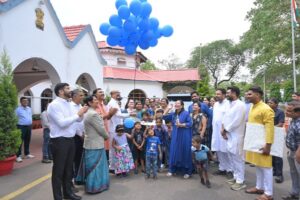 विश्व ऑटिज़्म जागरूकता दिवस पर विशेष पहल, कोपलवाणी स्कूल के बच्चे पहुंचे लोकभवन, राज्यपाल ने संस्था को प्रदान किया ई-रिक्शा