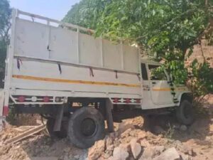 CG News: पिकअप का ब्रेक फेल होने से हादसा, पेड़ से टकराने पर 9 लोग हुए घायल