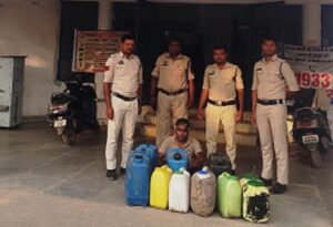 Raigarh: “ऑपरेशन आघात” के तहत नशे के रूप में ताड़ी विक्रय पर रायगढ़ में पहली बड़ी कार्रवाई, 265 लीटर अवैध ताड़ी जब्त