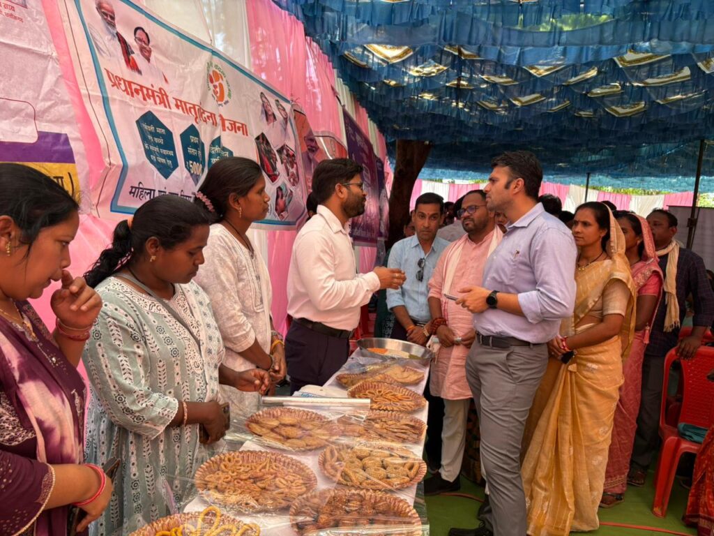 Raigarh: सुशासन तिहारः लैलूंगा के ग्राम झगरपुर में आयोजित हुआ जनसमस्या निवारण शिविर