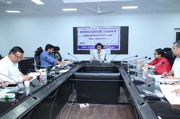 Raigarh: राजस्व पखवाड़ा में 2500 से अधिक प्रकरणों का हुआ निराकरण, पंचायत समाधान मंच से गांव स्तर पर मिल रही त्वरित राहत
