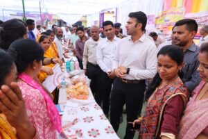 Raigarh News: ग्राम सरवानी में आयोजित हुआ जनसमस्या निवारण शिविर, 20 ग्राम पंचायतों से पहुंचे ग्रामीण