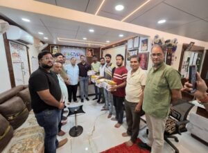 Raigarh: सर्प मित्रों को भेंट किए सुरक्षा सामाग्री, रोटरी क्लब ऑफ रायगढ़ ग्रेटर की पहल