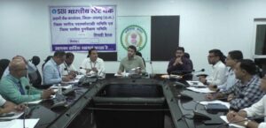 Raigarh News: किसानों और हितग्राहियों को ऋण के लिए भटकना नहीं पड़े- कलेक्टर मयंक चतुर्वेदी