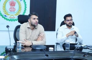 Raigarh News: सुशासन तिहार में प्राप्त आवेदनों का करें गुणवत्तापूर्ण निराकरण- कलेक्टर मयंक चतुर्वेदी