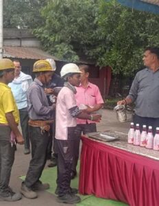 Raigarh News: मजदूर दिवस पर औद्योगिक इकाइयों में सुरक्षा एवं स्वास्थ्य जागरूकता कार्यक्रम आयोजित