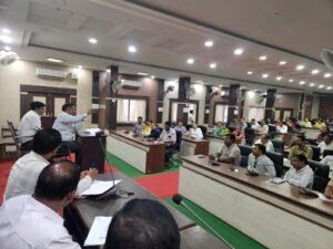 Raigarh: डोर-टू-डोर जनगणना शुरू, हर घर की होगी गिनती, आयुक्त ने कर्मचारी एवं सुपरवाइजर्स की बैठक लेकर दिए आवश्यक दिशा निर्देश