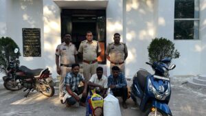 Raigarh News: “ऑपरेशन आघात” के तहत लगातार दूसरे दिन गांजा तस्करों पर रायगढ़ पुलिस की बड़ी कार्रवाई, 1 लाख  81 हजार का गांजा जब्त, तीन आरोपी गिरफ्तार