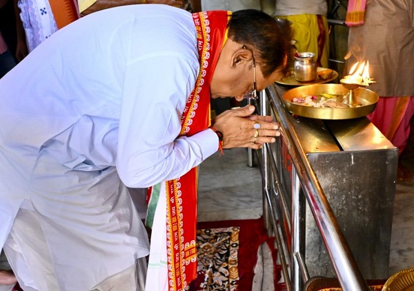 मुख्यमंत्री विष्णुदेव साय हरिनाम संकीर्तन नामयज्ञ में हुए शामिल, श्री जगन्नाथ मंदिर में की पूजा-अर्चना, प्रदेशवासियों की सुख-समृद्धि और खुशहाली की कामना