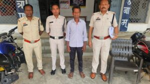 Raigarh News: “ऑपरेशन_तलाश” के तहत लैलूंगा पुलिस की बड़ी कार्रवाई, आत्महत्या के लिए उकसाने का फरार आरोपी गिरफ्तार