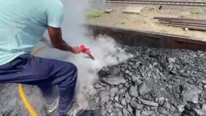 CG: मालगाड़ी के वैगन में लगी आग, गतौरा स्टेशन पर मचा हड़कंप